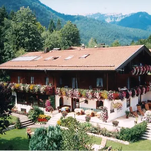 gastehaus-hacher.com-bavaria.com/
